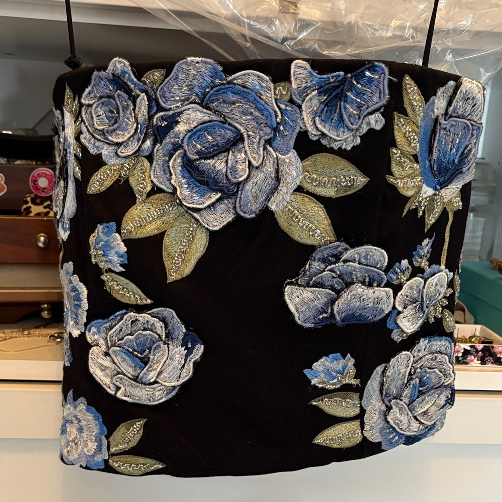 Alice + Olivia Cece Embroidered top 4